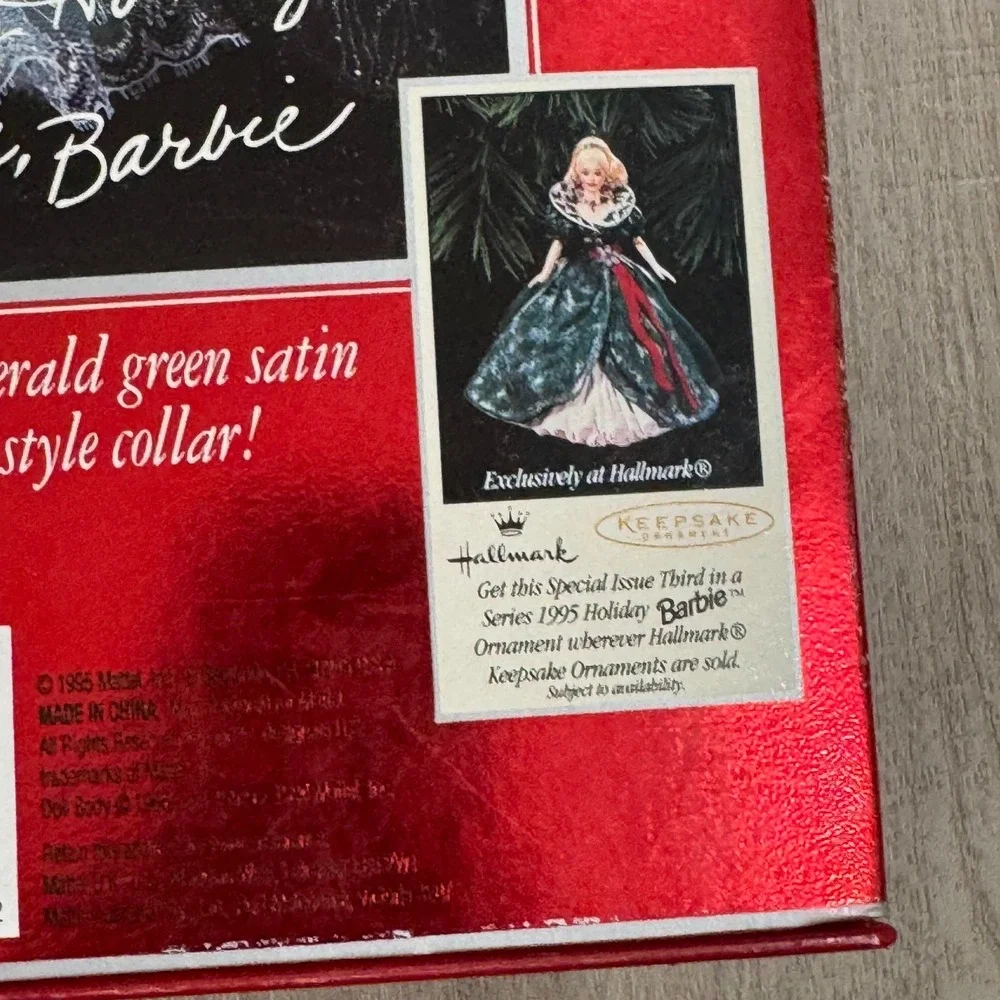 1995 Happy Holidays Barbie Special Edition Emerald Green Gown – Box Wear